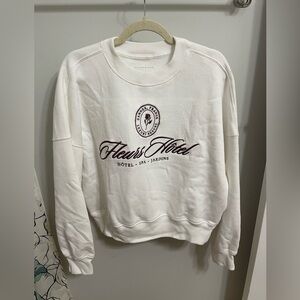 Abercrombie & Fitch Destination Crest Sunday Crewneck Sweatshirt in size USWL